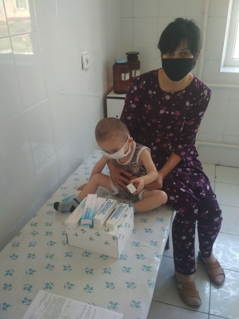 Nematova Maftuna and her son went to the hospital and received ointments.jpg