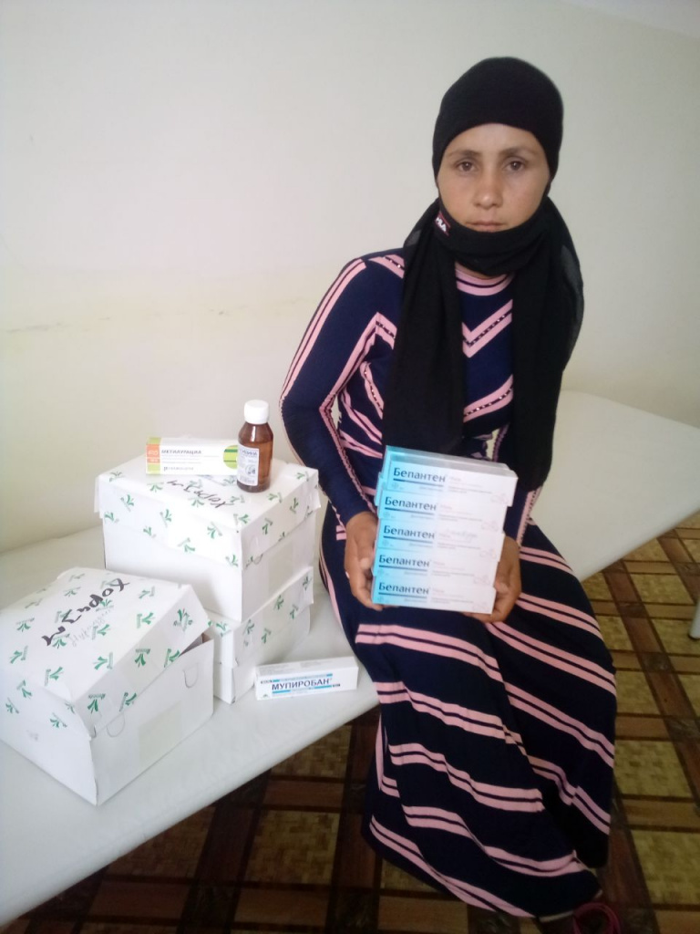 Ointments and antiseptics were given to the mother of Egambergen and Sunazhon in the city of Khiva.jpg