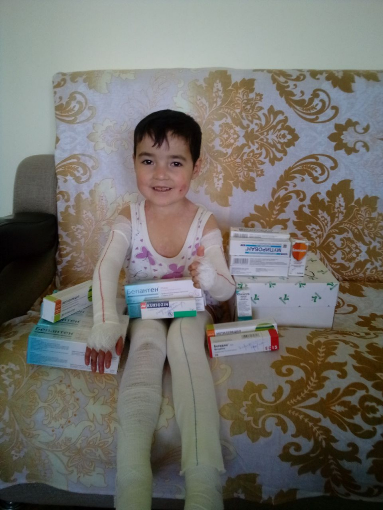 Ravshanova Dinora received antiseptics and ointments.Kushkupir district.jpg