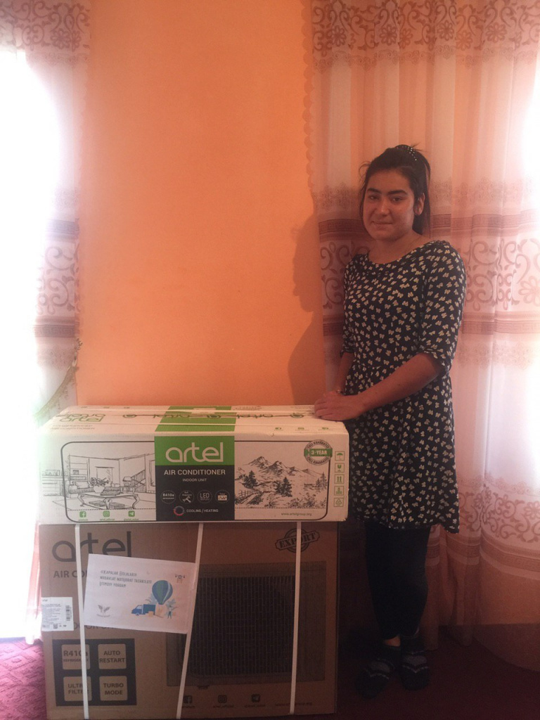 Nafasboeva Ozoda received an air conditioner.jpg