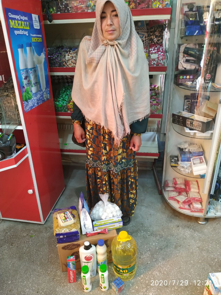 Ibrokhimkhonova Nigina received gum help (pictured is Namangan's mother)